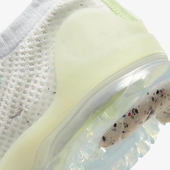 Nike Air VaporMax Flyknit 2021 “Mismatched Swoosh” DQ7633-100 Mens NEW - Picture 2 of 9